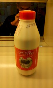 Sữa tươi tiệt trùng nguyên kem Countre