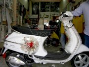 Dán decal xe Vespa LX tim đỏ