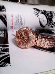 Đồng hồ thời trang nữ vàng hồng đính đá CHOPAD DHCH002