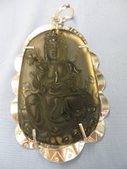 Mặt dây chuyền - Phật Quan âm Bồ tát  đá thạch anh khói 7,9x 5,1 cm bọc bạc.