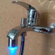 Vòi nước LED Victor LED002