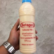 Sữa uống lên men Betagen hương tự nhiên chai 700ml