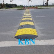 Gờ giảm tốc cao su cho xe công trình KBN.CT