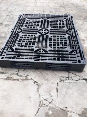 Pallet nhựa Đức Hòa 1300x1100x150 mm