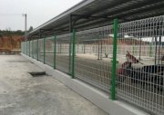 Hàng rào lưới thép gập hai đầu Hưng Thịnh D5a50x200