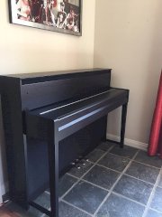 Đàn piano Yamaha CLP 585