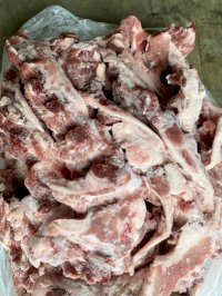 Bảng Giá Thịt Lợn Hôm Nay: 1Kg Sườn Sụn Non Bao Nhiêu Tiền?