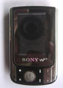 Máy nghe nhạc Sony viền Inox 1.8 Loa ngoài &quot; 512Mb