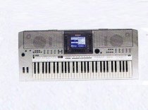 Yamaha PSR-700 