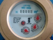 Đồng hồ đo nước lạnh Merlion LXS-40E cấp B, thân gang, cơ, đa tia