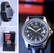 Đồng hồ đeo tay Swiss Military Hanova black leather strap