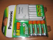 Bộ sạc Panasonic 4 pin AAA