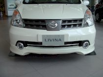 Body lip Nissan Livina