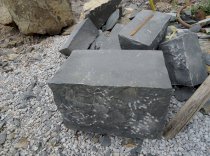 Đá basalt chẻ tay tự nhiên 600x400x400