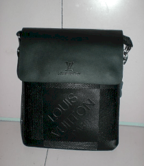 Túi đeo da Louis Vuitton DHLV16