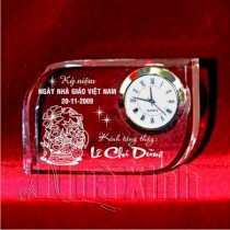 Đồng hồ mica hình chiếc lá AC03