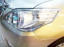 Viền đèn trước Toyota Innova
