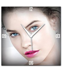 Amore Barbara Palvin 2 Wall Clock