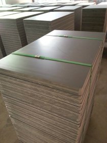 Tấm Pallet nhựa PVC Phát Lộc dùng trong dây chuyền sản xuất gạch không nung Phát Lộc PL026