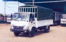 Xe tải thùng mui bạt Hino WU352, tải trọng 4 tấn