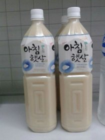Combo 2chai nước gạo Woongjin Hàn Quốc 1,5lít