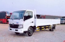 Xe tải Hino thùng lửng, thùng tiêu chuẩn model XZU730L-HKFTL3, tải trọng 5 tấn, thùng dài 5,7m