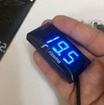 Đồng hồ đo volt ắc quy rizoma