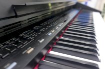 Piano Roland Kr3000