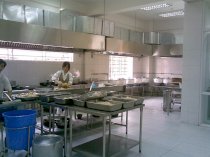 Bàn bếp soạn thức ăn inox 304 chân có tăng đưa Hải Minh028