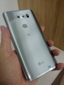 LG V30 RAM/ROM: 4GB/64GB