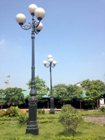 Cột đèn sân vườn Sao Việt DC05B CHO2- 4 cầu PE D400