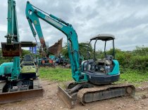 Kobelco SK45SR-2 (2001)