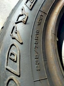 Lốp 235/75r15 Goodyear gai AT