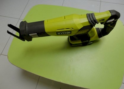 Cưa kiếm RYOBI 18V RRS1801