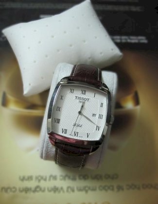 Đồng hồ Tissot mặt bầu dây da D018
