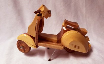 Xe Vespa gỗ 19cm x 13cm