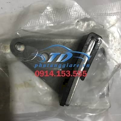 Tỳ cam Hyundai Starex Grand 24388-4A100