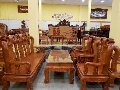 Bộ bàn ghế chạm đào đẹp vai cong gỗ gõ đỏ cột 12 -BBG261