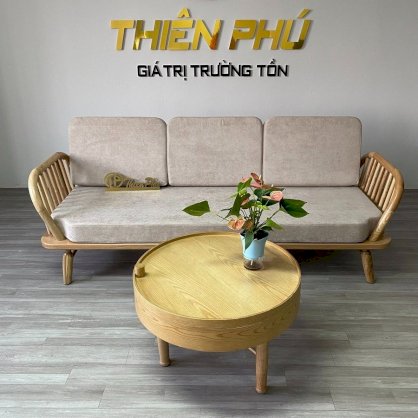 Sofa phòng khách Ercol kèm bàn trà Turning phong cách Scandinavian