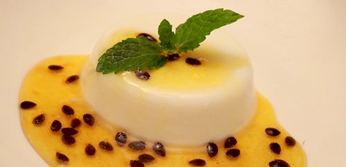 tu-lam-panna-cotta-sot-chanh-day-thom-ngonddd.jpg