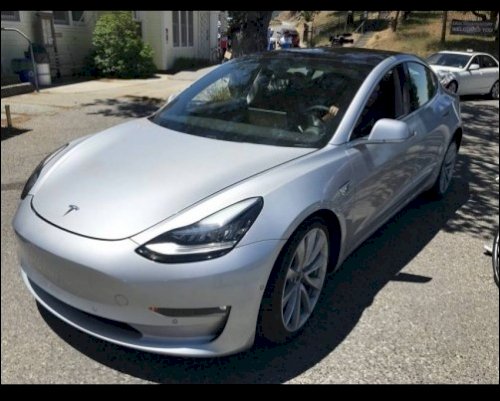 Xe Tesla Model 3 Lộ Hình Ảnh Nội Thất | Vatgia Hỏi & Đáp