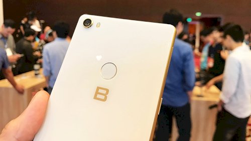 Bphone 3