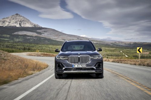 BMW X7 vÃ¢Ìn coÌ thiÃªÌt kÃªÌ ÄÄÌ£c trÆ°ng vÆ¡Ìi lÆ°Æ¡Ìi taÌn nhiÃªÌ£t hiÌnh quaÌ thÃ¢Ì£n