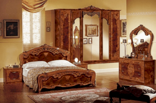 Đây là một mẫu giường gỗ với thiết kế cổ điển mà lại rất sang trọng