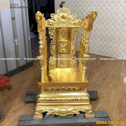 Ngai thờ gia tiên bằng đồng cao 68cm dát vàng