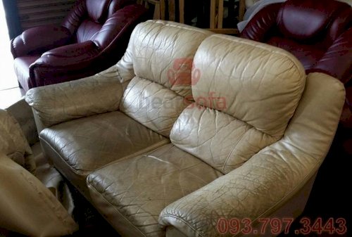 Ghế sofa da bò cũ nhà chị Bình