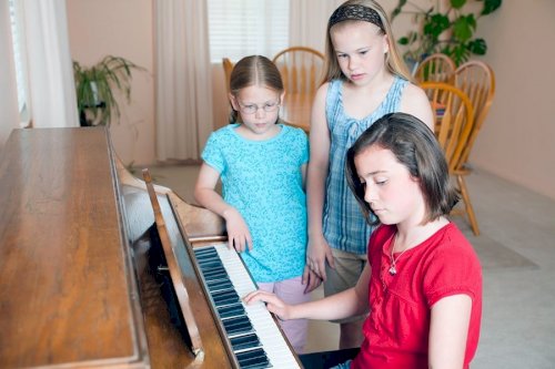 Xem xét yếu tố dài hạn khi mua đàn piano cho người mới bắt đầu
